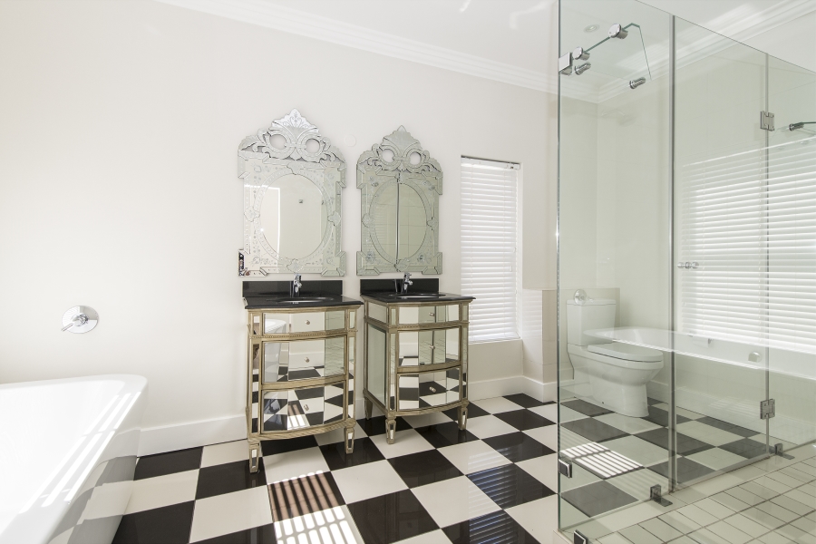 4 Bedroom Property for Sale in Val De Vie Estate Western Cape